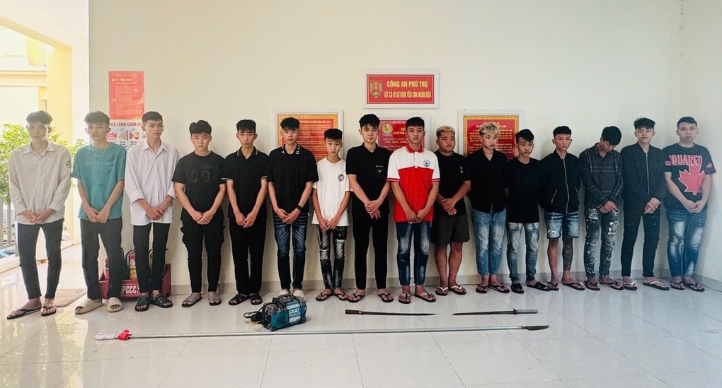Bị nhóm “phượt đêm” khiêu khích, 5 thanh niên mang đinh ba rượt đánh - 1 Bị nhóm “phượt đêm” khiêu khích, 5 thanh niên mang đinh ba rượt đánh - 1