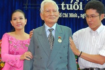 “Thương tiếc Giáo sư Hoàng Như Mai, nhà nghệ sĩ trên bục giảng!”