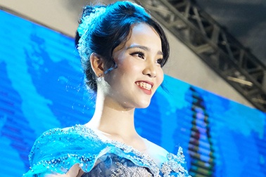 Học sinh THPT Chuyên Hà Nội - Amsterdam thăng hoa trong bữa tiệc cảm xúc