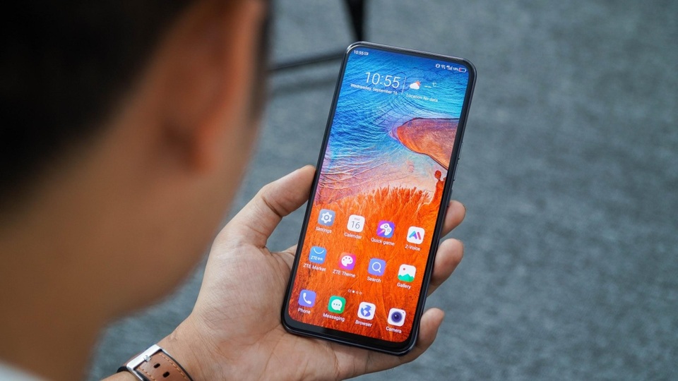 Lần đầu dùng smartphone có camera dưới màn hình, tôi ước nó đừng xuất hiện - 1 Lần đầu dùng smartphone có camera dưới màn hình, tôi ước nó đừng xuất hiện - 1