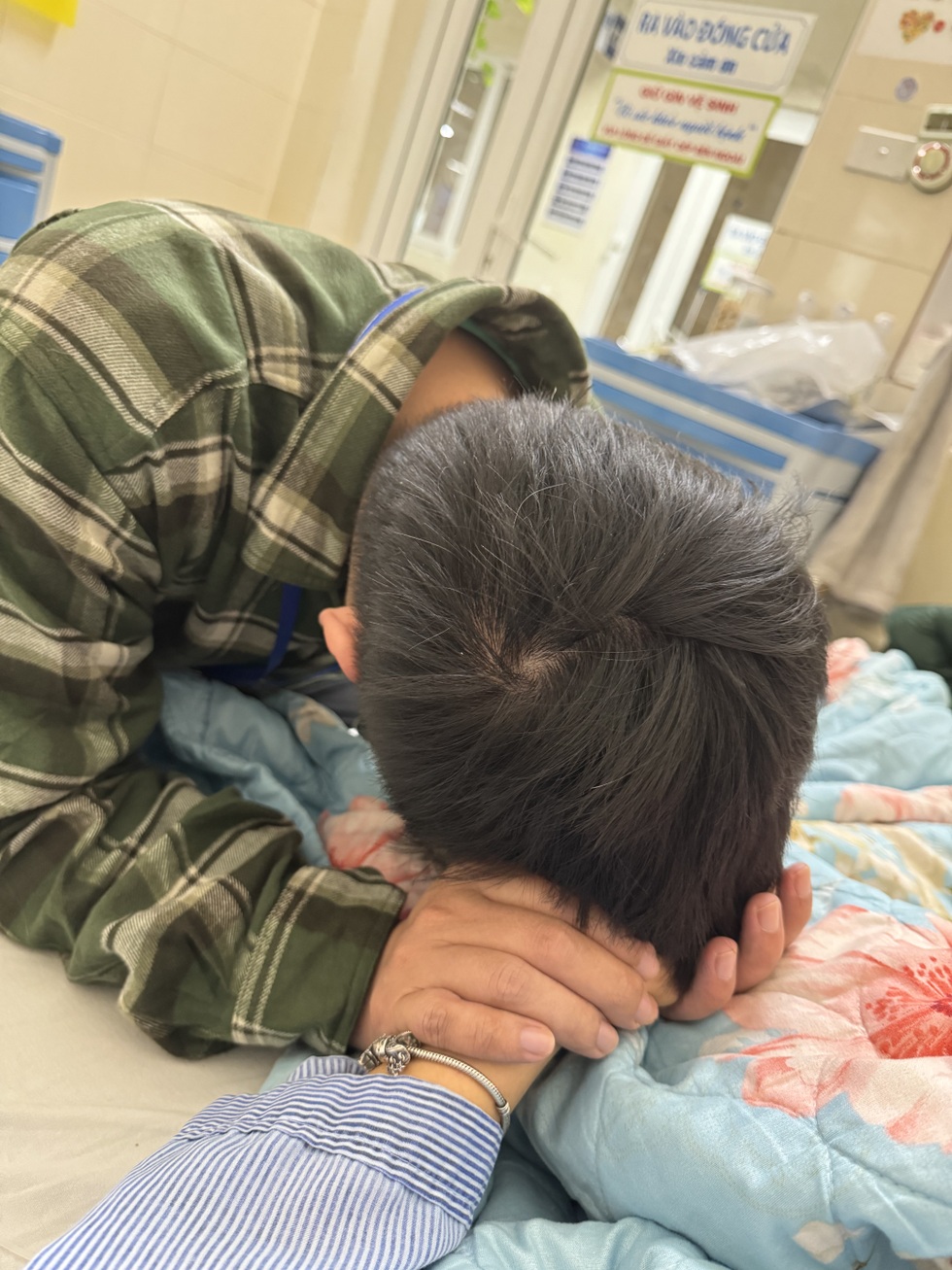 Streamer 2 lần mắc ung thư được cầu hôn gây xúc động: 7 năm, 9 lần từ chối - 5 Streamer 2 lần mắc ung thư được cầu hôn gây xúc động: 7 năm, 9 lần từ chối - 5