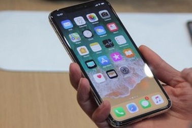 CEO Tim Cook khuyên người dùng nên... nhịn uống cafe đắt tiền để mua iPhone X