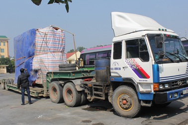 Chưa xử lý được xe chở biến áp "khủng" vì chủ xe “mất tích”