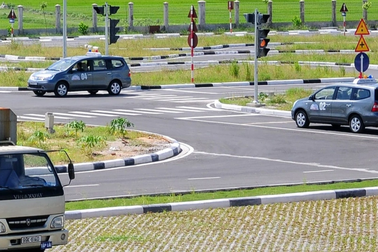 "Tuýt còi" 2 thông tư về đào tạo, cấp bằng lái xe của Bộ GTVT