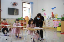 Cả trường chỉ có 16 học sinh đến lớp