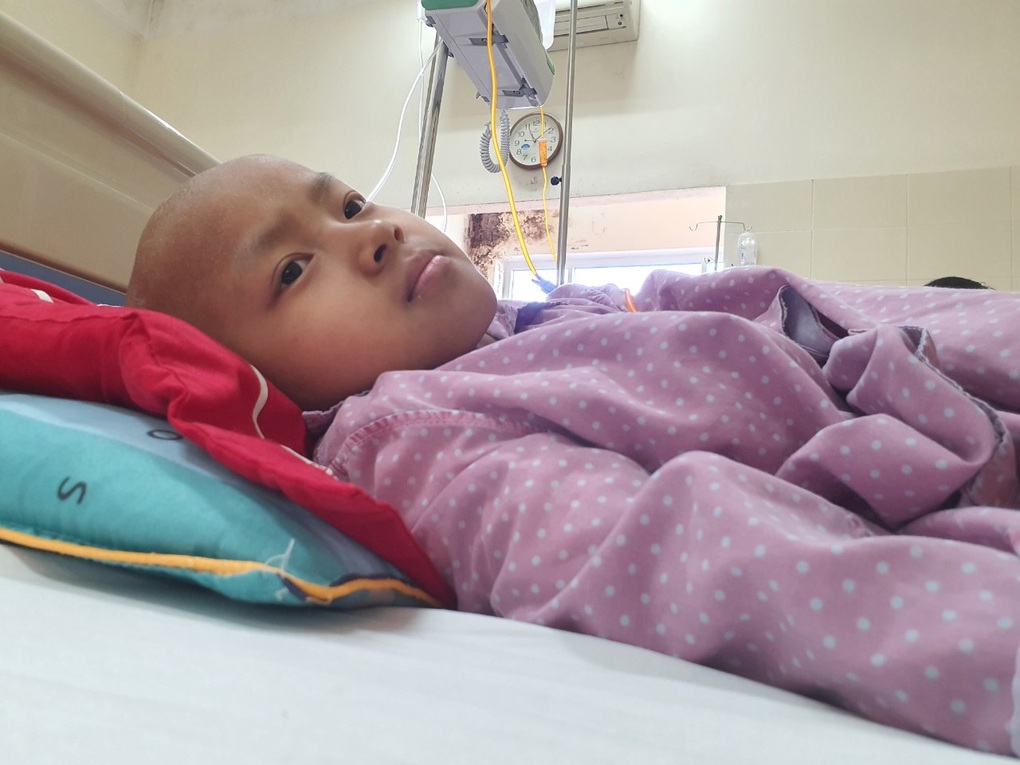 Không có tiền đưa cháu nhập viện sớm, bà bật khóc nhỡ cháu mệnh hệ nào… - 7 Không có tiền đưa cháu nhập viện sớm, bà bật khóc nhỡ cháu mệnh hệ nào… - 7