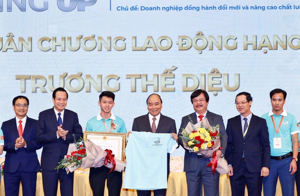 Điểm danh 5 Đại sứ nghề tiêu biểu năm qua - 6 Điểm danh 5 Đại sứ nghề tiêu biểu năm qua - 6