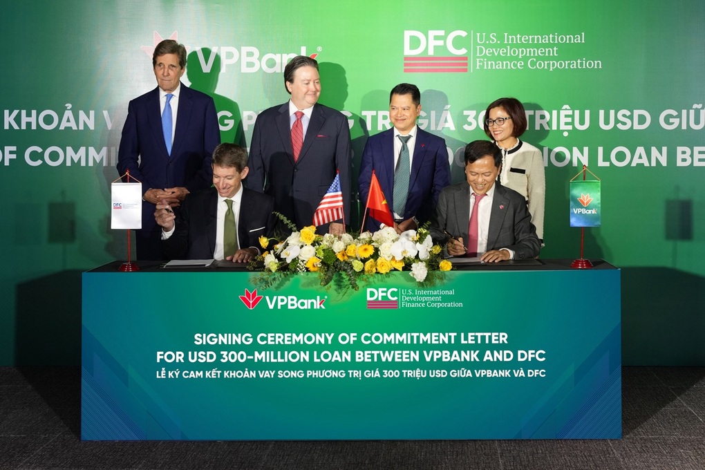 VPBank và DFC ký cam kết khoản vay song phương trị giá 300 triệu USD - 2 VPBank và DFC ký cam kết khoản vay song phương trị giá 300 triệu USD - 2