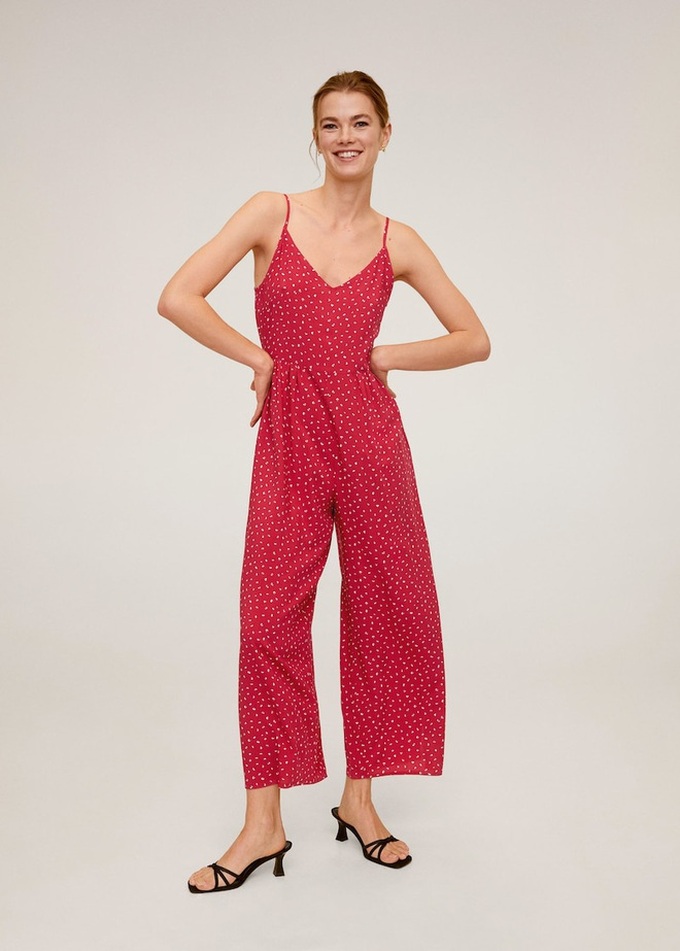 Mỹ nhân Hàn cùng diện jumpsuit 2 dây: Jennie gợi cảm, Lisa cá tính, riêng Irene rón rén nhất hội vì sợ lộ hàng - Ảnh 12. Mỹ nhân Hàn cùng diện jumpsuit 2 dây: Jennie gợi cảm, Lisa cá tính, riêng Irene rón rén nhất hội vì sợ lộ hàng - Ảnh 12.