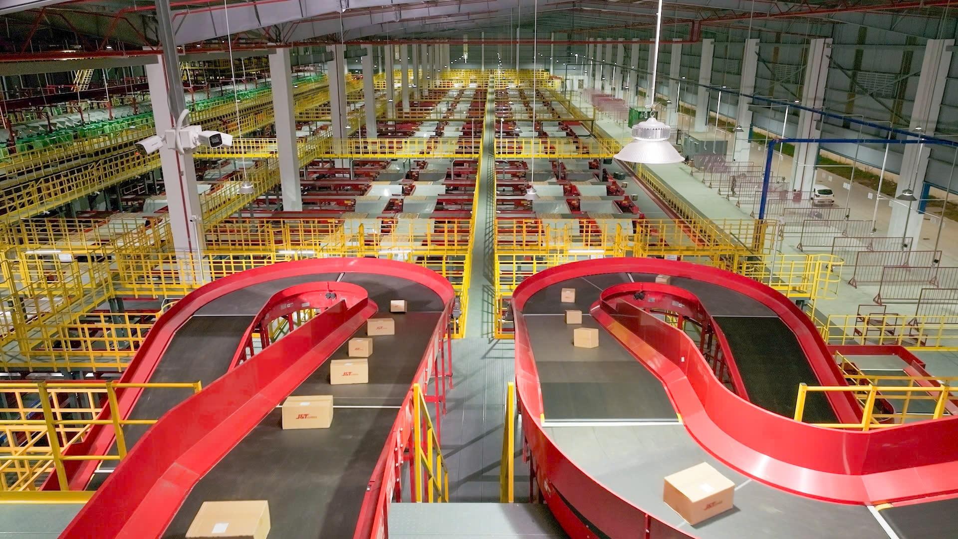 View - Điểm tuần: Laptop màn hình cuộn trình làng, Galaxy S25 chốt ngày ra mắt | Báo Dân trí