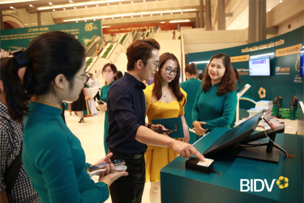 BIDV triển khai giao dịch ngân hàng bằng Căn cước công dân gắn chip - 2 BIDV triển khai giao dịch ngân hàng bằng Căn cước công dân gắn chip - 2