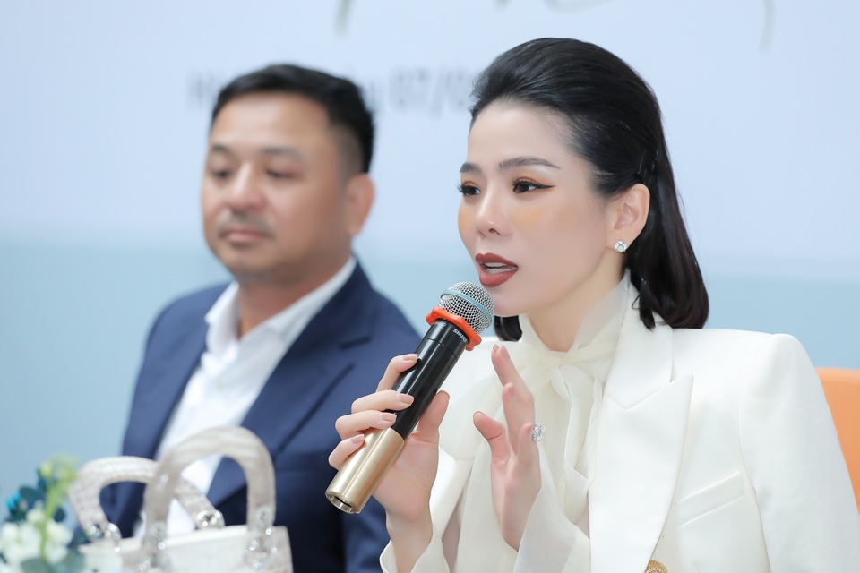Ca sĩ Lệ Quyên: Những lúc đối diện với biến cố, tôi thường co mình lại - 2 Ca sĩ Lệ Quyên: Những lúc đối diện với biến cố, tôi thường co mình lại - 2