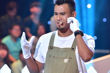 Cựu tuyển thủ Phan Thanh Bình gây xúc động với ca khúc “Lòng mẹ”