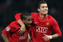 Cổ động viên Man Utd kêu gọi đốt áo nếu Ronaldo gia nhập kình địch Man City