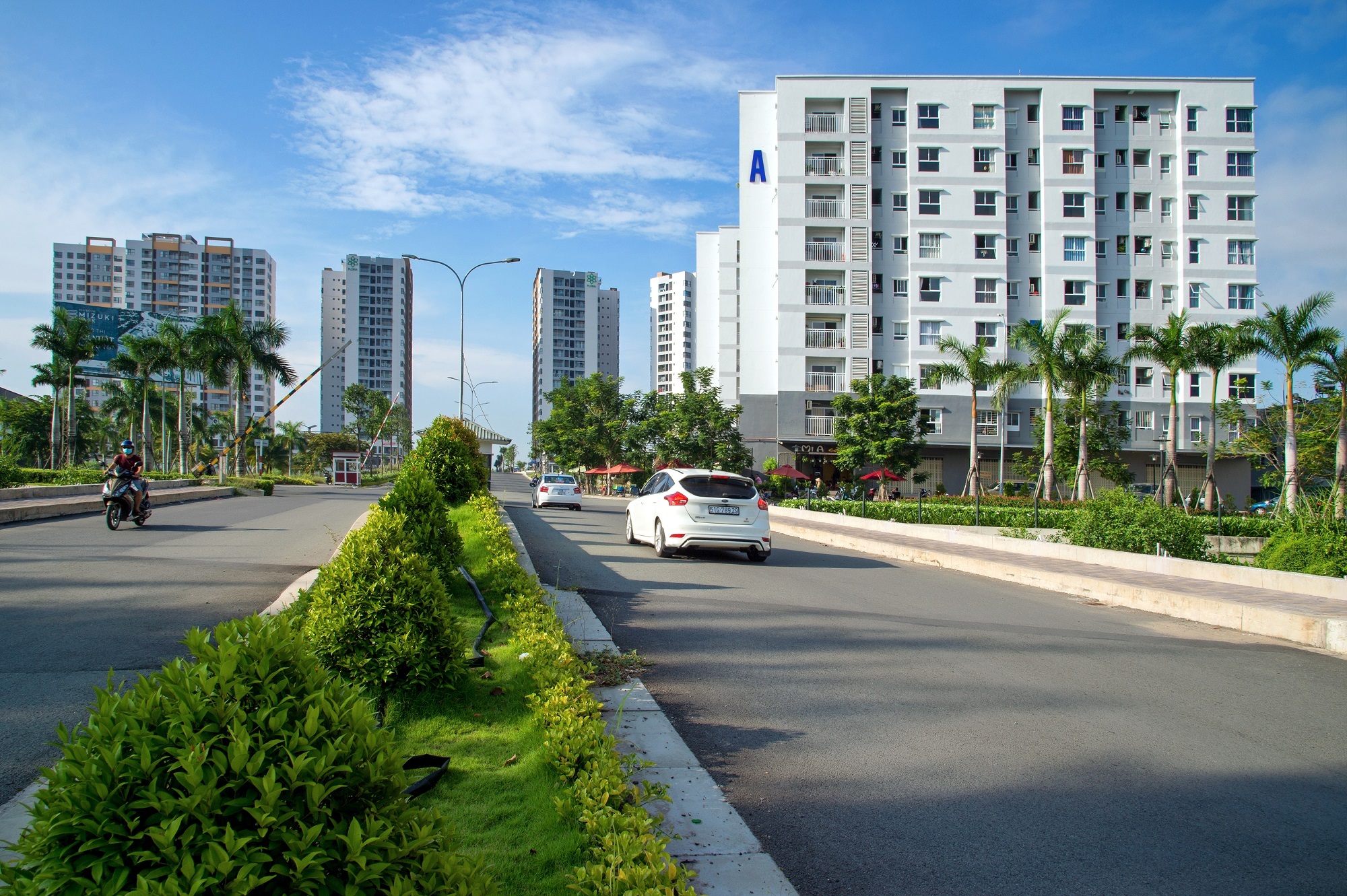 Làm nhà xây không kịp bán, tranh nhau để mua: Ngoài cười, trong khóc - 2 Làm nhà xây không kịp bán, tranh nhau để mua: Ngoài cười, trong khóc - 2