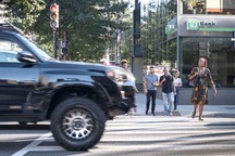 Nhiều khuyến cáo không dùng xe SUV cỡ lớn ở đô thị