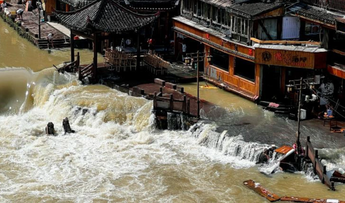 Mưa lũ càn quét miền nam Trung Quốc, ít nhất 25 người thiệt mạng - 1 Mưa lũ càn quét miền nam Trung Quốc, ít nhất 25 người thiệt mạng - 1
