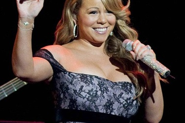 Mariah Carey lộ diện sau tin đồn bầu bí 