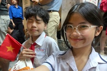 Hành động "10 điểm" của 2 học sinh sau buổi sơ duyệt diễu binh gây sốt