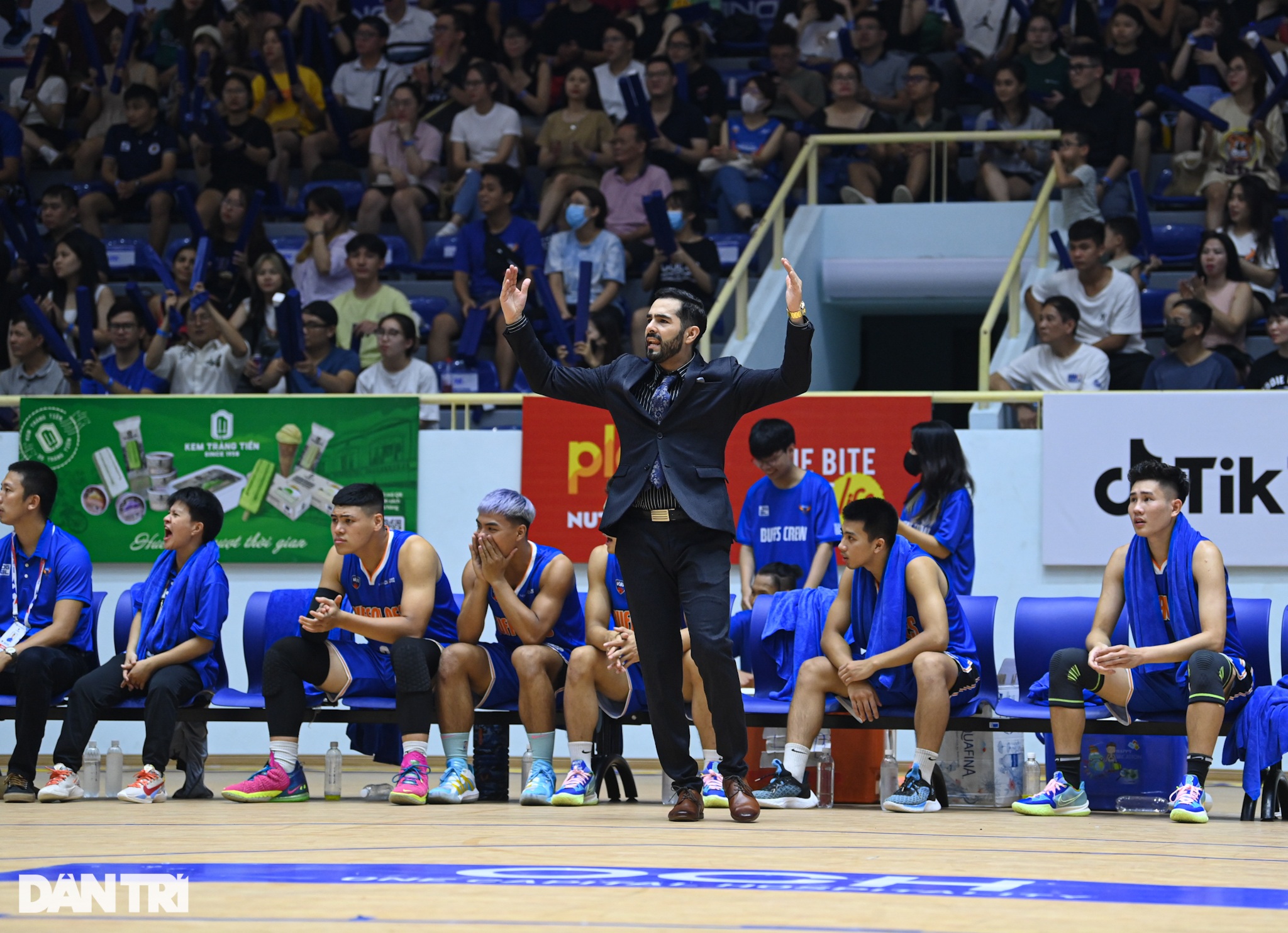 Ngôi sao tuyển bóng rổ Việt Nam thi đấu nhạt nhòa ngày khai mạc VBA 2022 - 13