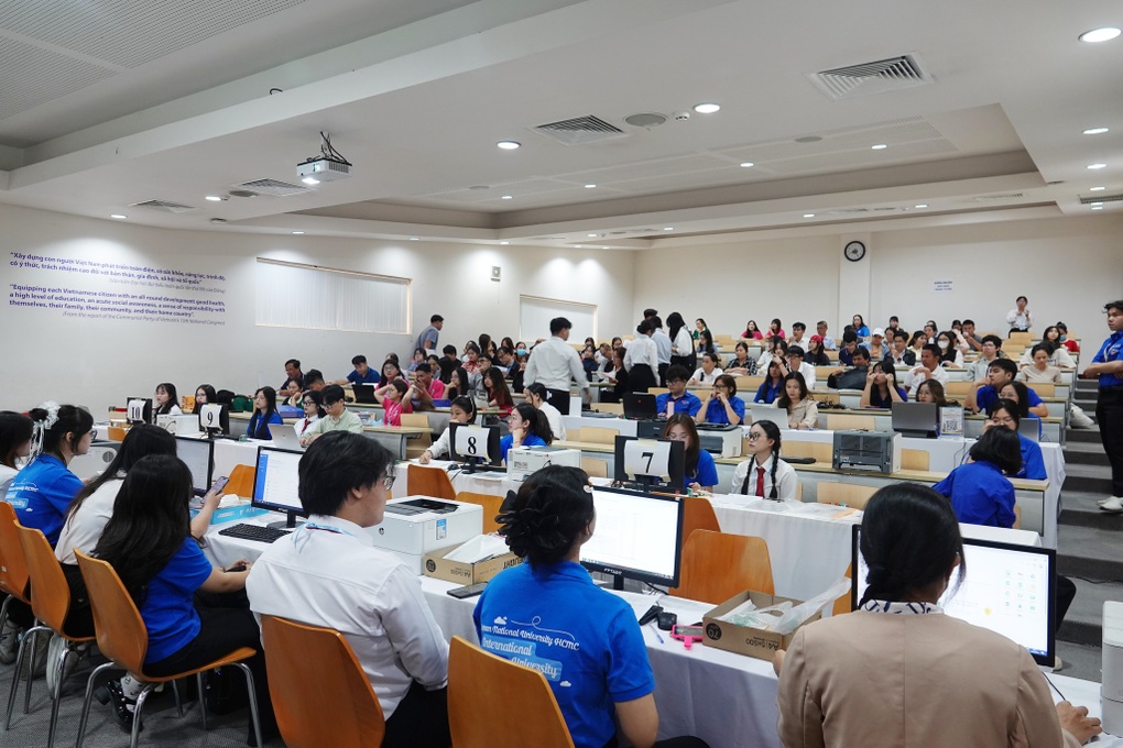 국제대학 신입생, 전공과제 때문에 고민 - 3 Tân sinh viên Đại học Quốc tế bức xúc vì bị phân bổ ngành học - 3