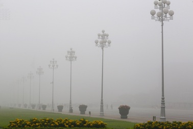 Hà Nội thơ mộng sau làn sương mù dày đặc