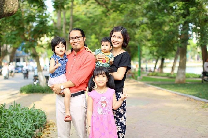 Vượng Râu: 5 con thiệt thòi vì không được học trường quốc tế, đi ăn nhà hàng sang trọng - Ảnh 1. Vượng Râu: 5 con thiệt thòi vì không được học trường quốc tế, đi ăn nhà hàng sang trọng - Ảnh 1.