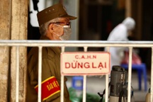 Bộ Nội vụ đề xuất mức trợ cấp cao hơn cho tổ trưởng, trưởng thôn nghỉ việc