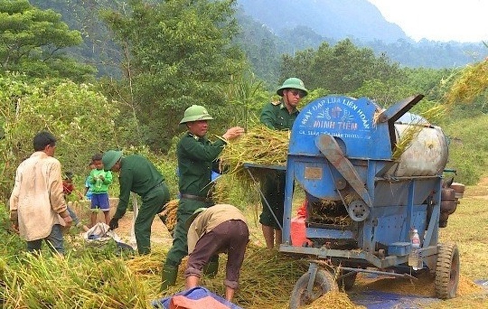 Bộ đội Biên phòng Quảng Bình 3 bám, 4 cùng với bà con dân bản - 4 Bộ đội Biên phòng Quảng Bình 3 bám, 4 cùng với bà con dân bản - 4