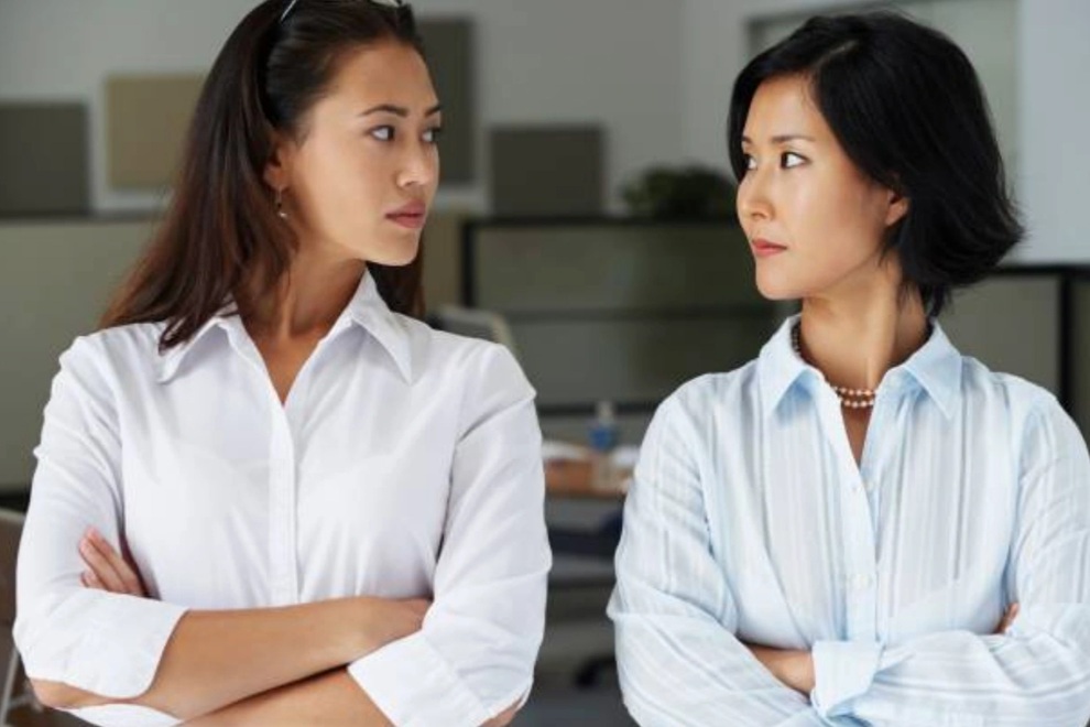 Bồ nhí cao giọng chị nhìn em chiều anh ấy mà học, vợ lạnh tanh ra đòn - 1 Bồ nhí cao giọng chị nhìn em chiều anh ấy mà học, vợ lạnh tanh ra đòn - 1