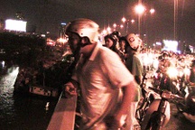 Thiếu nữ thoát chết may mắn khi nhảy xuống sông Sài Gòn tự tử