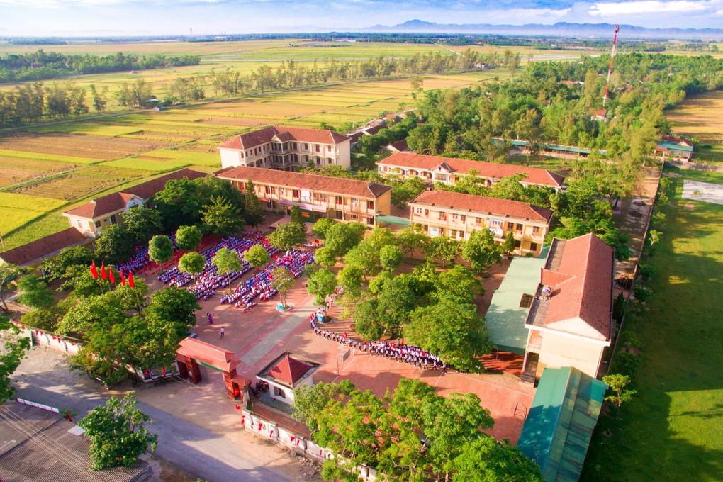 Hai lớp ở trường huyện có gần 100% thí sinh đạt điểm 9 môn ngữ văn - 1 Hai lớp ở trường huyện có gần 100% thí sinh đạt điểm 9 môn ngữ văn - 1