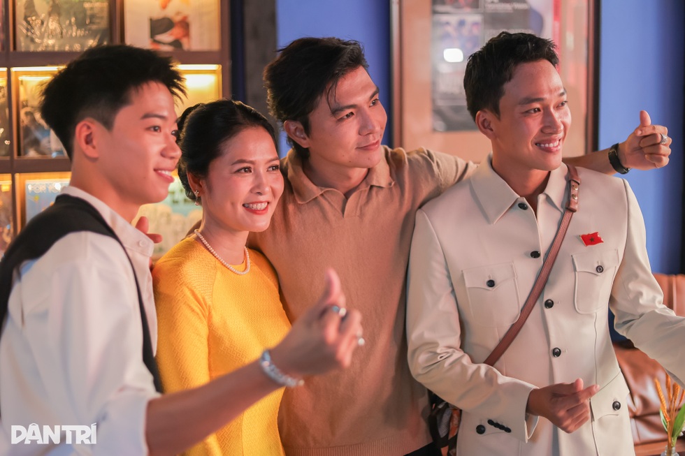 Đinh Thúy Hà “Mưa đỏ” 7 năm sau đổ vỡ: U50 không dám kết hôn lần nữa - 10 Đinh Thúy Hà “Mưa đỏ” 7 năm sau đổ vỡ: U50 không dám kết hôn lần nữa - 10