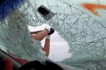 Cậu bé 12 tuổi nhanh trí đập vỡ kính ô tô cứu bé 2 tuổi bị bỏ quên trong xe