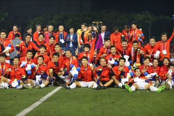 U22 Việt Nam vô địch SEA Games: Cái uy của kẻ mạnh