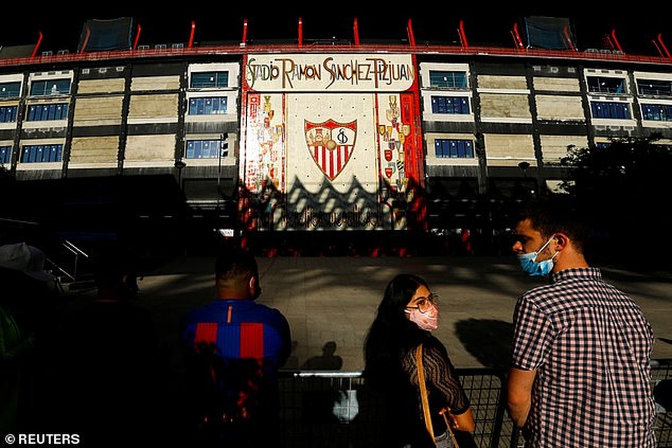 Hòa Sevilla, Barcelona có nguy cơ mất ngôi đầu bảng - 2 Hòa Sevilla, Barcelona có nguy cơ mất ngôi đầu bảng - 2