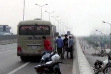 “Bến xe” trên cầu cạn ở thủ đô