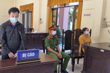 Níu kéo không thành, gã chồng mê bài bạc đâm vợ cũ nhiều nhát chí mạng