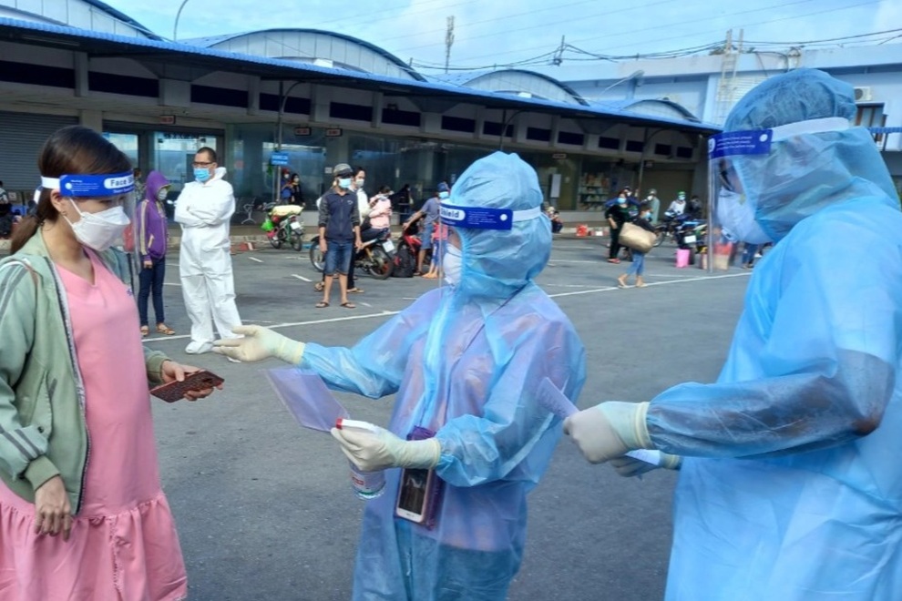 TPHCM: Thai phụ nghẹn ngào ngày về quê trên chuyến xe đặc biệt - 2 TPHCM: Thai phụ nghẹn ngào ngày về quê trên chuyến xe đặc biệt - 2