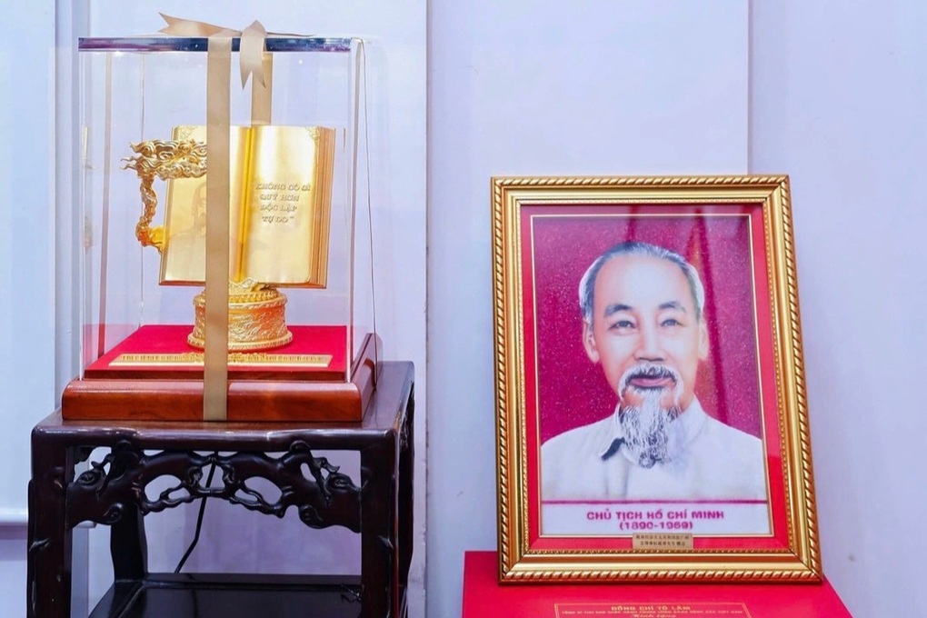 Món quà đặc biệt Tổng Bí thư Tô Lâm gửi tặng Bảo tàng Lịch sử ở Quảng Đông - 1 Món quà đặc biệt Tổng Bí thư Tô Lâm gửi tặng Bảo tàng Lịch sử ở Quảng Đông - 1