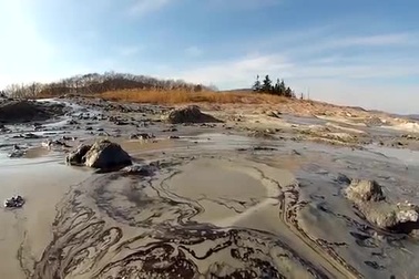 Ngọn núi lửa kỳ lạ giống hệt mắt người khổng lồ