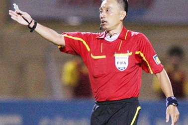 Trọng tài Võ Minh Trí đoạt “còi vàng” Việt Nam 2015