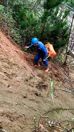 Một xã ở Lào Cai bị cô lập do đường vào bị lũ cuốn trôi