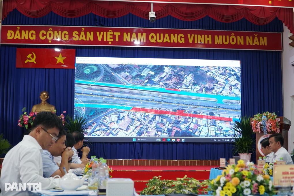 Lãnh đạo TPHCM họp gỡ vướng dự án mở rộng xa lộ Hà Nội - 2