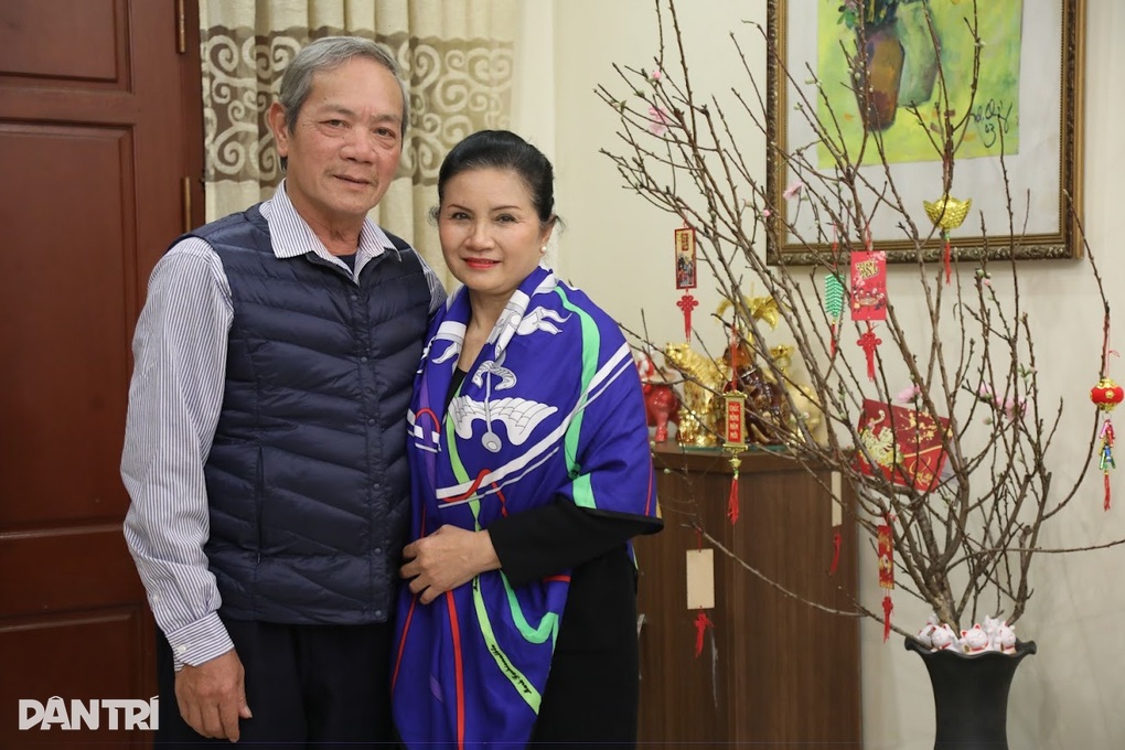 Chuyện tình duyên lận đận ngoài đời thực của bố chồng khó tính Quốc Trị - 4 Chuyện tình duyên lận đận ngoài đời thực của bố chồng khó tính Quốc Trị - 4