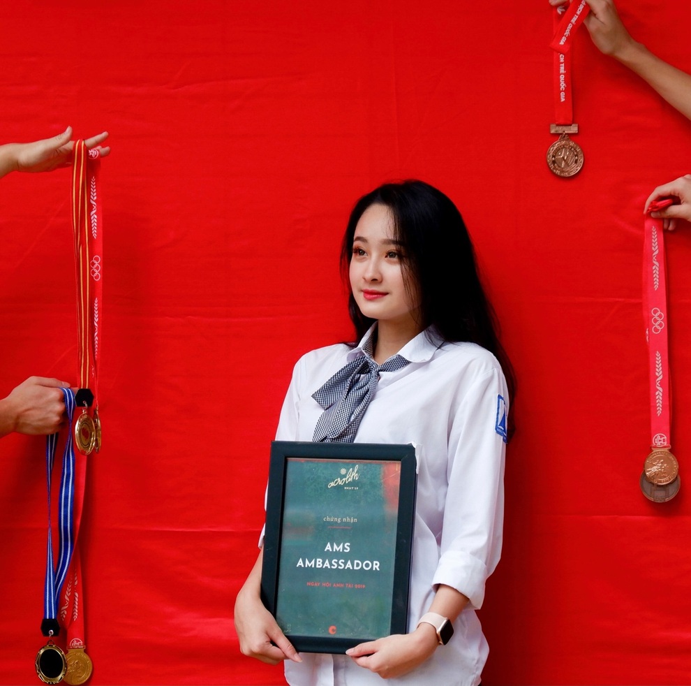 Đại sứ Trường Amsterdam xinh đẹp: Học chuyên Sử đi du học ngành Tài chính - 2 Đại sứ Trường Amsterdam xinh đẹp: Học chuyên Sử đi du học ngành Tài chính - 2