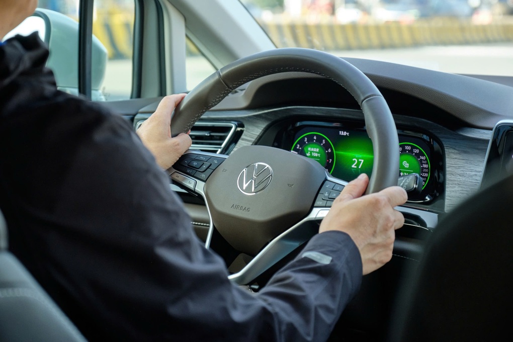 Trải nghiệm Volkswagen Viloran: Khi mọi thiết kế đều hướng tới sự hưởng thụ - 8 Trải nghiệm Volkswagen Viloran: Khi mọi thiết kế đều hướng tới sự hưởng thụ - 8
