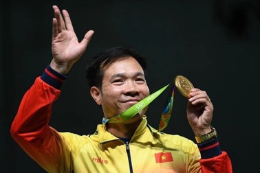 Hoàng Xuân Vinh, Ánh Viên rước đuốc lễ khai mạc SEA Games 31