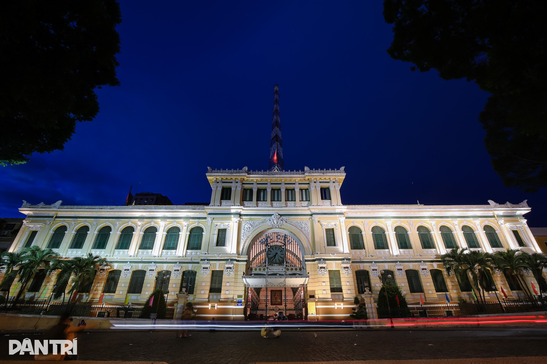 Ngắm vẻ đẹp Bưu điện TPHCM, xếp thứ 2/11 bưu điện đẹp nhất thế giới - 12 Ngắm vẻ đẹp Bưu điện TPHCM, xếp thứ 2/11 bưu điện đẹp nhất thế giới - 12