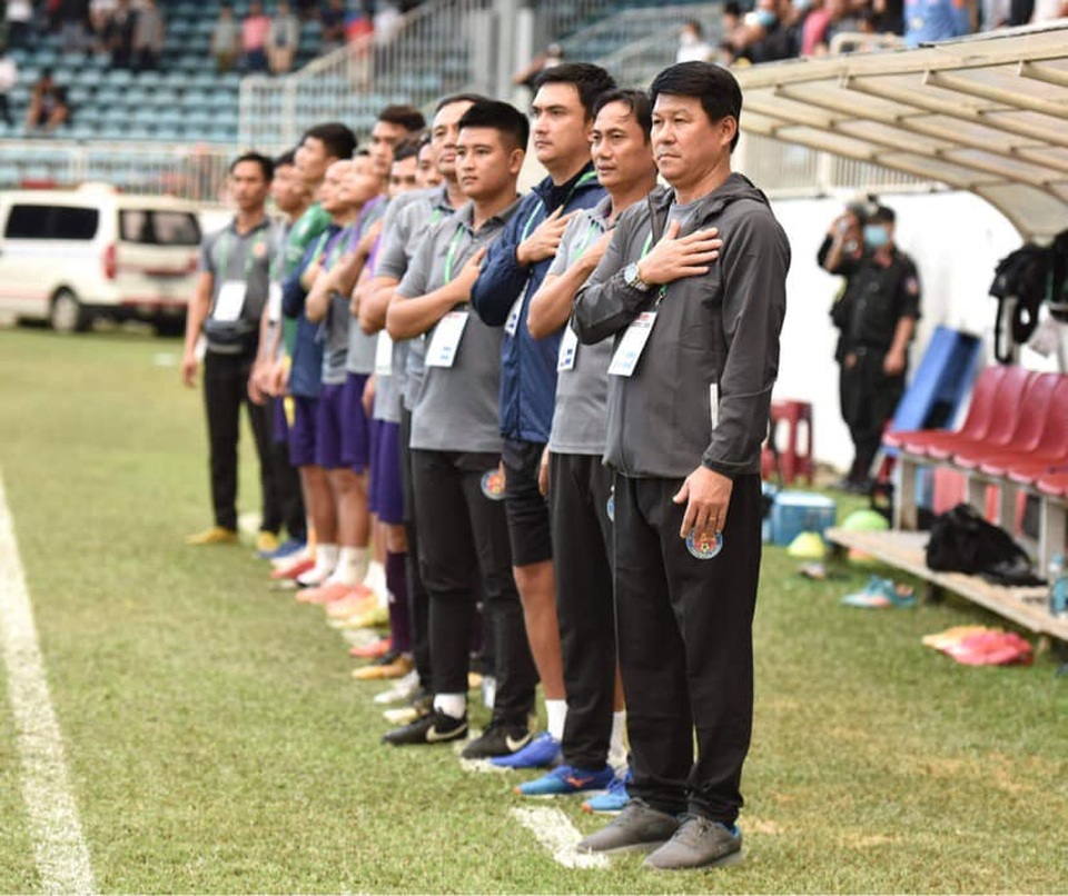 HLV Sài Gòn FC: Không thể nói cầu thủ của tôi vô đạo đức - 2 HLV Sài Gòn FC: Không thể nói cầu thủ của tôi vô đạo đức - 2